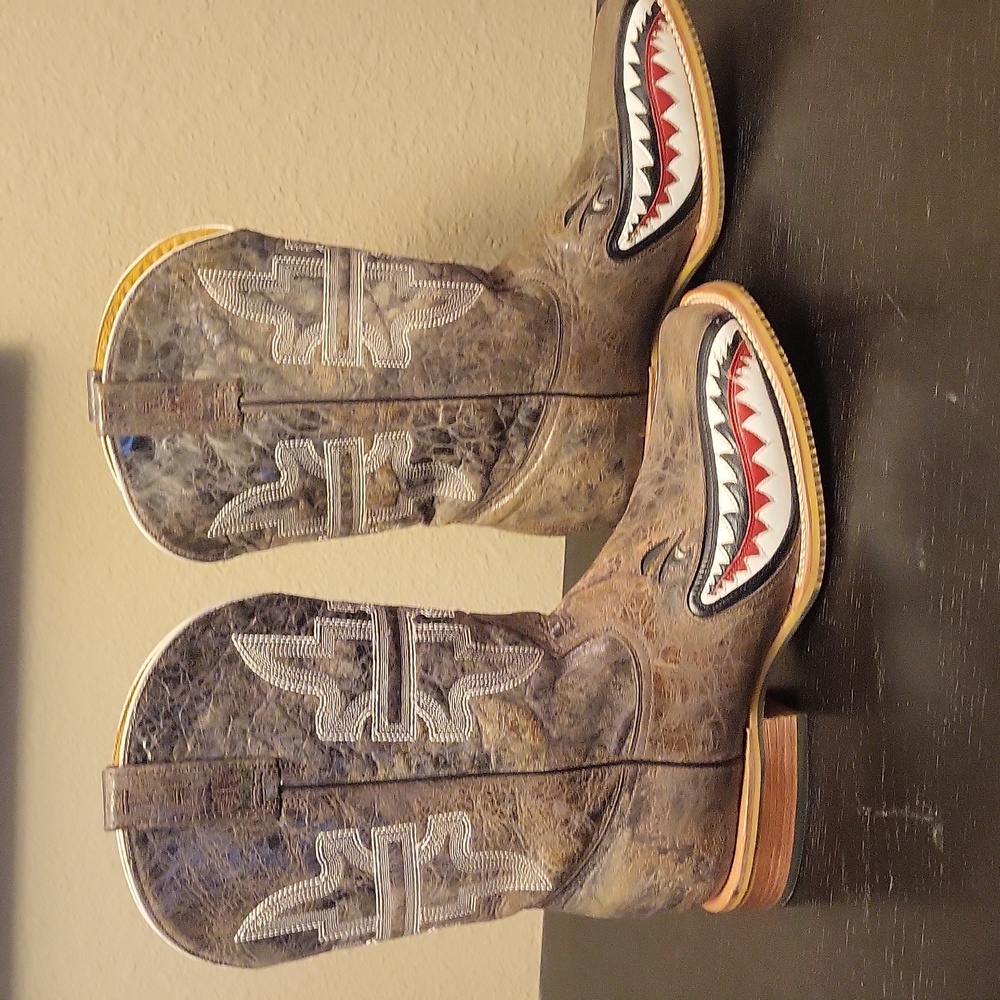 Tin Haul. "Toasting a gnarly shark"  Like brand new.